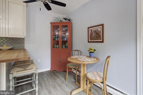 735 Hickory Ln, Berwyn PA 19312-1438 exterior