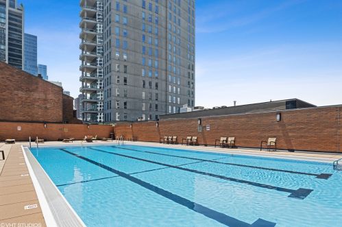 1030 State St, Chicago IL 60605-2203 exterior