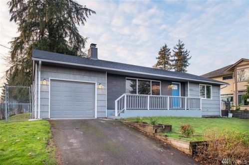 19057 46th Ave, Seattle WA  98116-1917 exterior