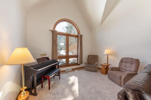 10430 Pne Rdg Rd, Milwaukee WI 53228-3236 exterior