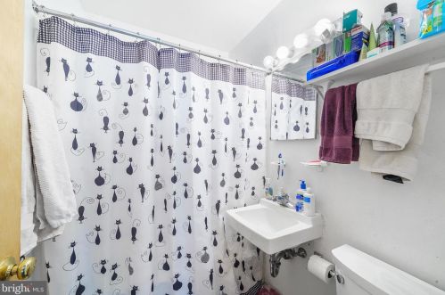 3961 Baltimore Ave, Philadelphia PA 19143-2623 exterior