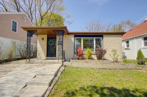 3149 31st St, Milwaukee, WI 53215-4319