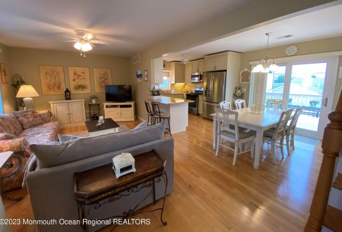 132 Joseph St, Lavallette NJ  08735-1717 exterior