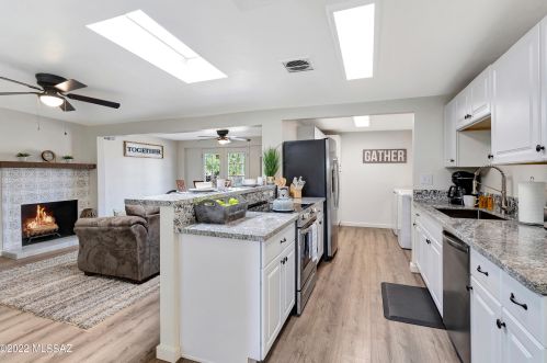 8257 Beverly St, Tucson AZ  85710-5931 exterior