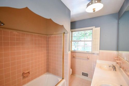 1179 Springdale Rd, Gainesville GA 30501-2443 exterior