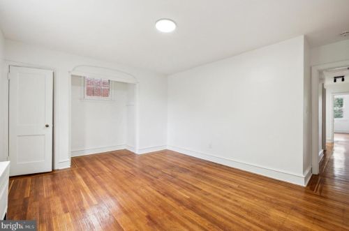 6937 19 St, Philadelphia PA 19146-2936 exterior