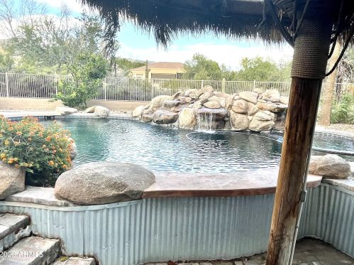 1608 Amberwood Dr, Phoenix AZ  85045-1733 exterior