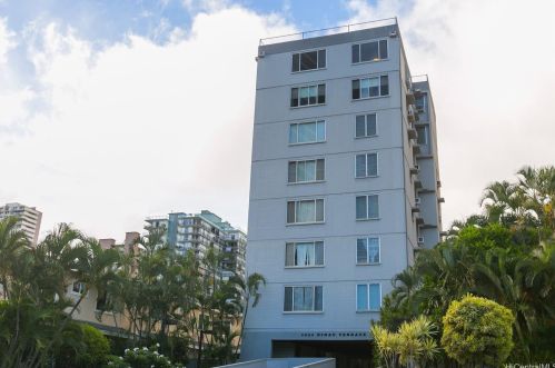 1032 Kinau St, Honolulu HI  96814-1049 exterior