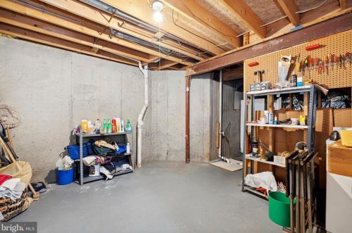 933 Willowleaf Way, Rockville MD 20854-2946 exterior