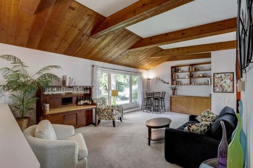 6621 Wisconsin Ave, Milwaukee WI 53213-3914 exterior