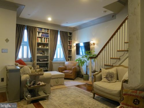 324 Camac St, Philadelphia PA 19140-4214 exterior