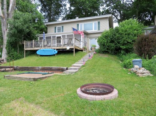 58448 Clear Lake Rd, Three Rivers, MI 49093-9522