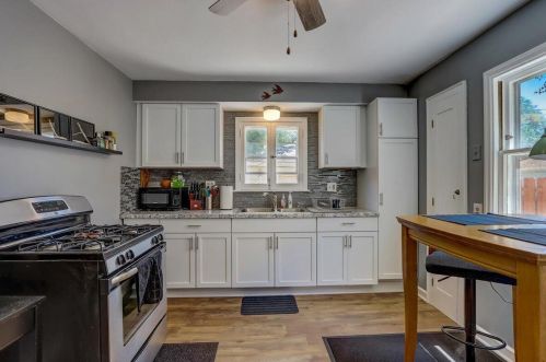 2222 Lefeber Ave, Milwaukee, WI 53213-1850