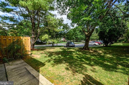 2 Drewes Ct, Trenton NJ 08648-2627 exterior