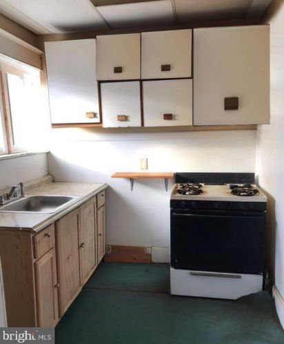 1304 Main St, Darby PA 19023-2619 exterior