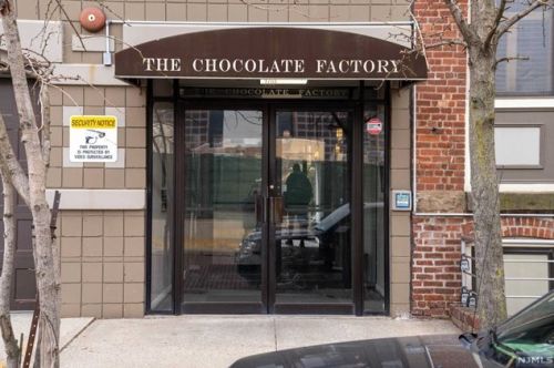 54-60 Mcwhorter St, Newark, NJ 07105-1413