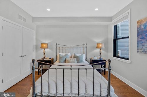 2011 Brown St, Philadelphia PA 19123-2256 exterior