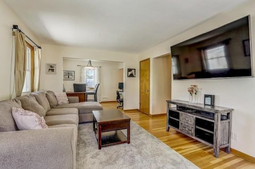 5323 Ohio Ave, Milwaukee WI  53219-4429 exterior