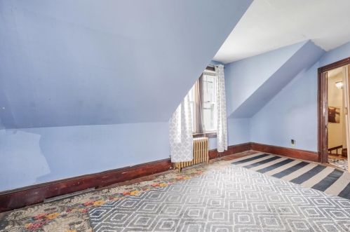 4 Walnut St, Taunton MA 02780-4255 exterior