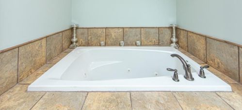 490 Carolwood Ln, Atlanta GA 30342-2714 exterior