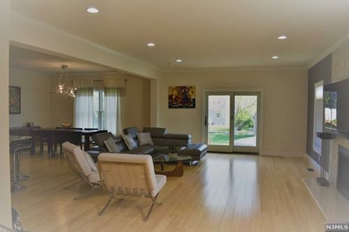 133 Third St, Mahwah NJ  07430-1252 exterior