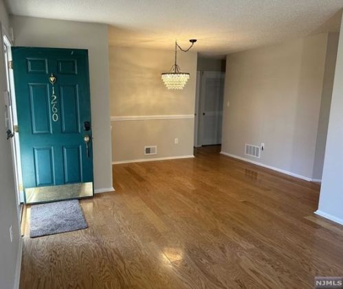 1260 Garrison Ct, Mahwah NJ  07430-3236 exterior