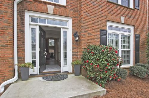 685 Glenridge Close Dr, Atlanta, GA 30328-3453