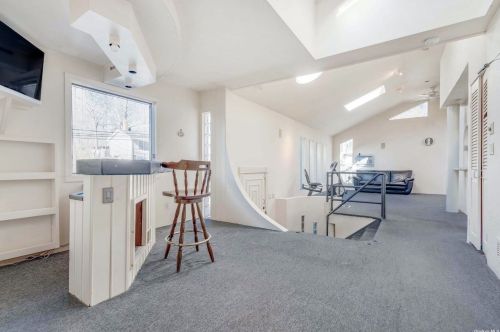 142 Mckay Rd, Huntington Station NY 11746-1314 exterior