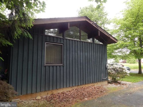 21 Albemarle Rd, Trenton, NJ 08648-3401