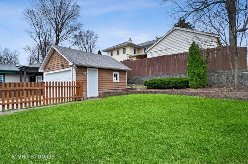 514 5th Ave, Saint Charles IL  60174-2928 exterior