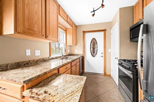 240 Anoka St, Duluth MN 55803-1920 exterior