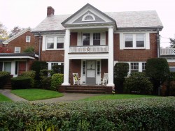 1095 Commonwealth Ave, Newton, MA 02459-1446