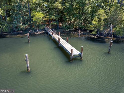 8377 Bozman Neavitt Rd, Saint Michaels MD 21663-2460 exterior