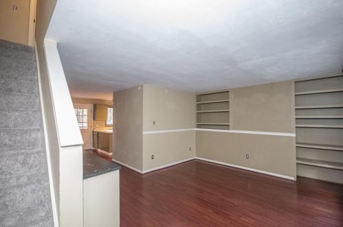 13 Bellamy Wood, Dover NH 03820-9378 exterior