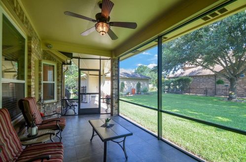 33110 Whitley Ct, Fulshear TX 77441-4301 exterior