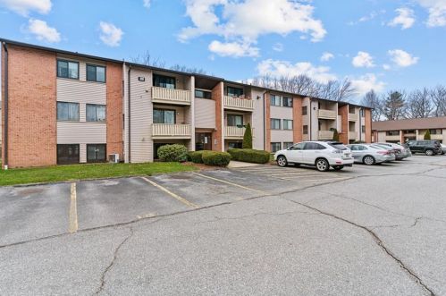 1143 Hartford Ave, Providence RI 02919-7126 exterior