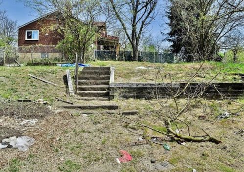 4821 Monongahela St, Pittsburgh PA 15207-1668 exterior