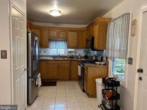 525 River Dr, Camden NJ  08110-2917 exterior