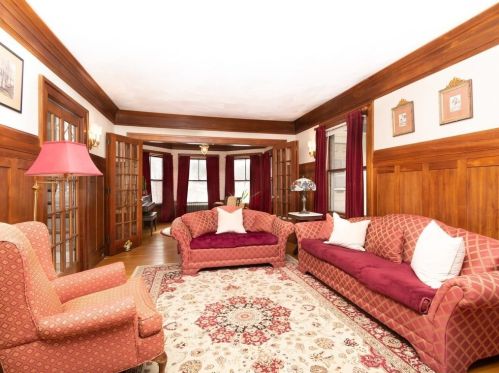 214 Langley Rd, Newton MA 02459-2357 exterior