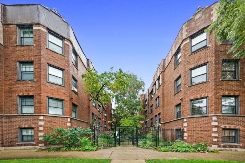 5471 Ingleside Ave, Chicago IL 60615-5039 exterior