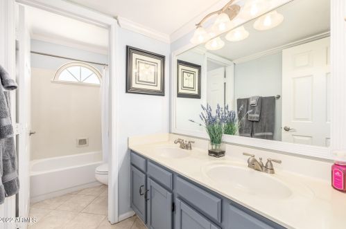 17002 32 Way, Phoenix AZ 85018-3973 exterior