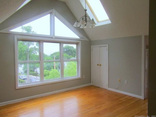 29 Bayview Ave, Norwalk, CT 06854-2003