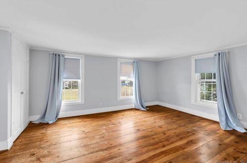 83 Maple St, Ellington CT  06029-3350 exterior