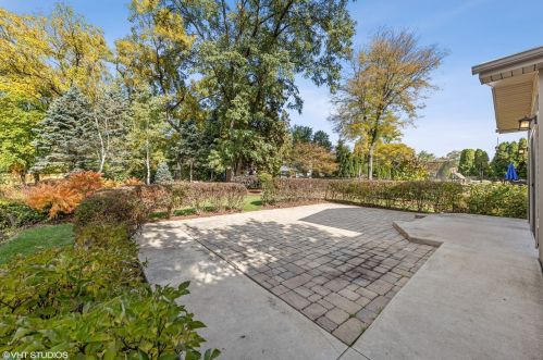 267 Eggleston Ave, Elmhurst, IL 60126-3844