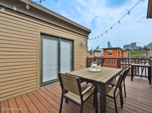 1009 Kingsbury St, Chicago IL 60610-3772 exterior