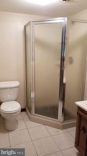 26 Acres Dr, Trenton NJ 08690-3915 exterior