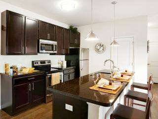 240 Chubb Ave, Lyndhurst NJ  07071-3502 exterior