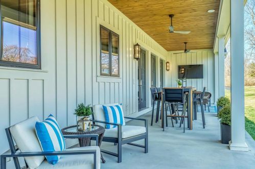 100 Ladue Meadows Ln, Saint Louis MO 63141-7503 exterior