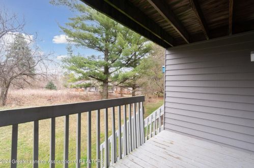 2442 Burcham Dr, East Lansing MI 48823-7246 exterior