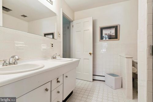 2195 Terwood Rd, Huntingdon Valley PA 19006-5509 exterior